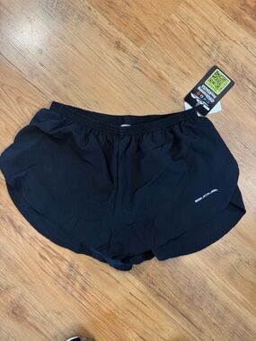 BOA Women’s 1” Elite Split Running Short Sz XL 
Black NWT